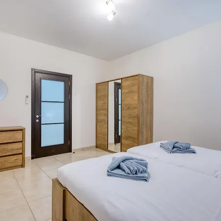 Charming 2 Bedroom Close To The Rmus1-1 Marsaskala