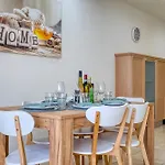 Charming 2 Bedroom Close To The Rmus1-1 아파트 마르사스칼라
