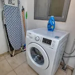 Charming 2 Bedroom Close To The Rmus1-1 *