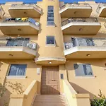 아파트 Charming 2 Bedroom Close To The Rmus1-1 *