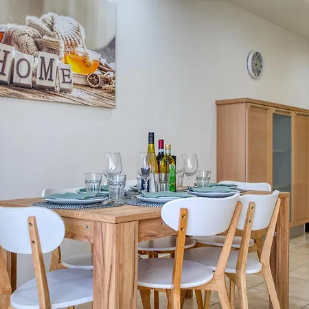 Charming 2 Bedroom Close To The Rmus1-1 Appartement Marsaskala
